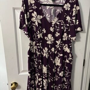 Torrid burgundy floral dress 00x large 10